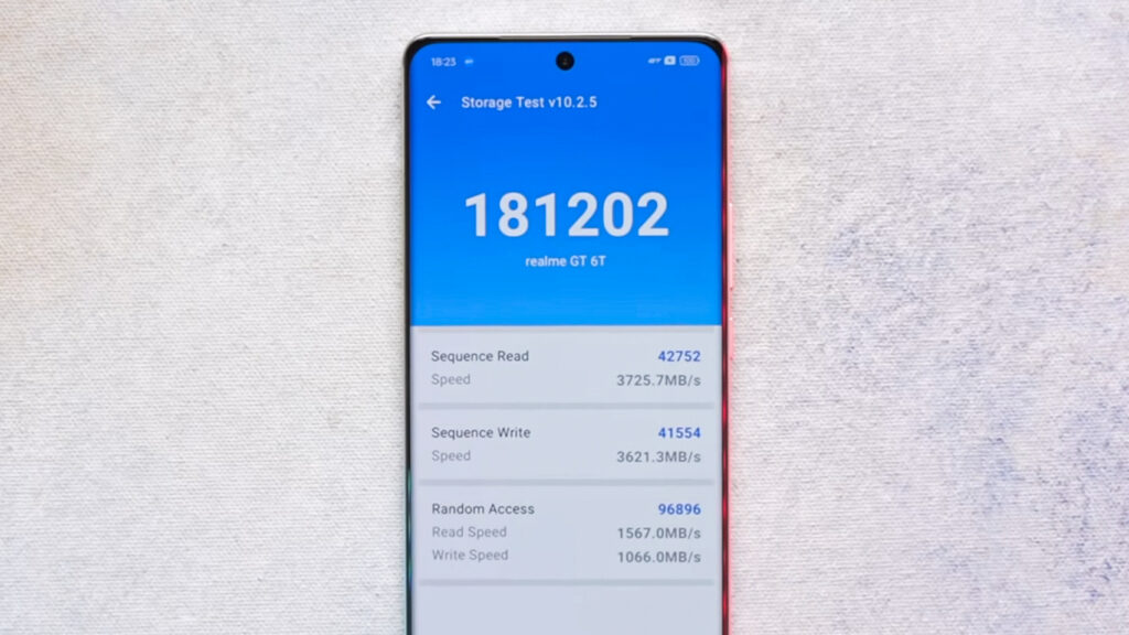 The Storage test scores of Realme GT 6T reached 181,202 points.